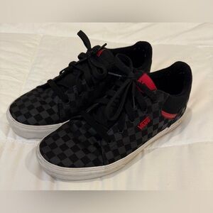 **Vans Boys Seldan Sneakers – Black & Red Checkered – Youth Size 6**